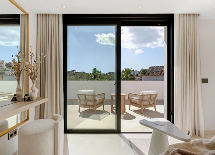 LUXURIOUS 5-BEDROOM VILLA IN MARBELLA FOR SALE