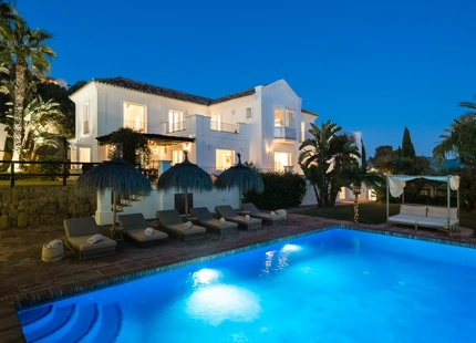 STUNNING 6-BEDROOM VILLA FOR SALE IN LOS ALTOS DE LOS MONTEROS