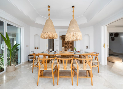 STUNNING 6-BEDROOM VILLA FOR SALE IN LOS ALTOS DE LOS MONTEROS