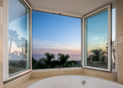 STUNNING 6-BEDROOM VILLA FOR SALE IN LOS ALTOS DE LOS MONTEROS