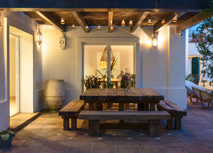 STUNNING 6-BEDROOM VILLA FOR SALE IN LOS ALTOS DE LOS MONTEROS