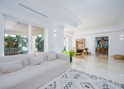 STUNNING 6-BEDROOM VILLA FOR SALE IN LOS ALTOS DE LOS MONTEROS