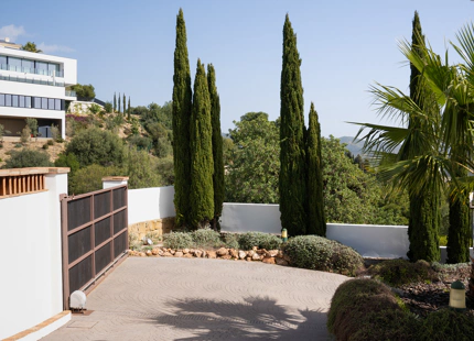 STUNNING 6-BEDROOM VILLA FOR SALE IN LOS ALTOS DE LOS MONTEROS