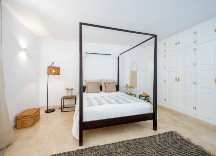 STUNNING 6-BEDROOM VILLA FOR SALE IN LOS ALTOS DE LOS MONTEROS