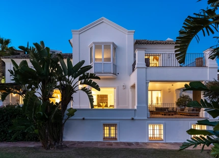 STUNNING 6-BEDROOM VILLA FOR SALE IN LOS ALTOS DE LOS MONTEROS