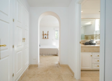 STUNNING 6-BEDROOM VILLA FOR SALE IN LOS ALTOS DE LOS MONTEROS