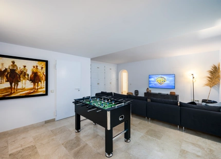 STUNNING 6-BEDROOM VILLA FOR SALE IN LOS ALTOS DE LOS MONTEROS