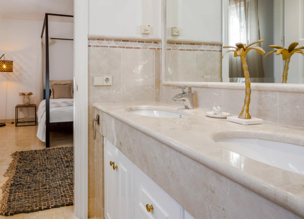 STUNNING 6-BEDROOM VILLA FOR SALE IN LOS ALTOS DE LOS MONTEROS