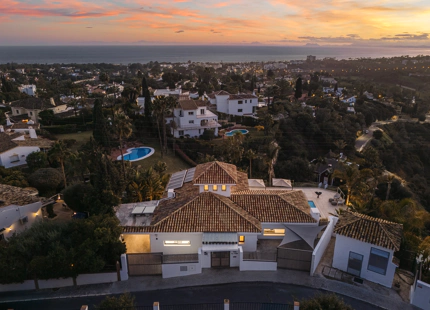 EXCEPTIONAL LUXURY VILLA FOR SALE IN EL ROSARIO, BENAHAVÍS