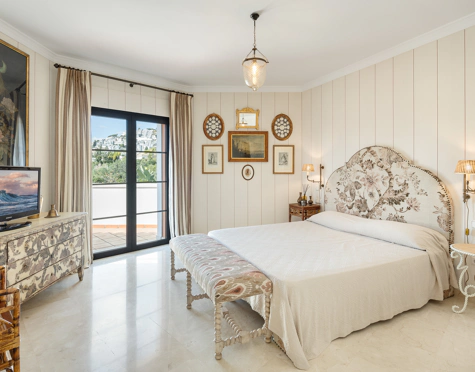 Villa for sale in La Quinta, Benahavis