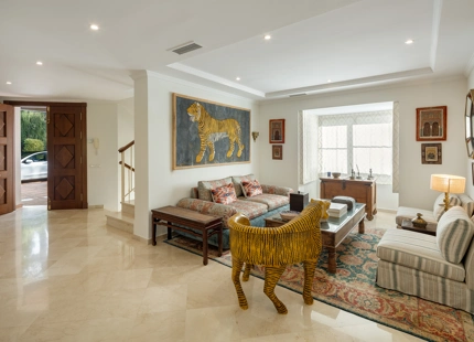 ELEGANT FRONTLINE GOLF VILLA FOR SALE IN LA QUINTA, BENAHAVÍS