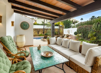 ELEGANT FRONTLINE GOLF VILLA FOR SALE IN LA QUINTA, BENAHAVÍS