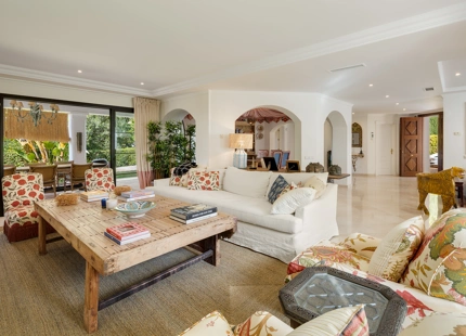 ELEGANT FRONTLINE GOLF VILLA FOR SALE IN LA QUINTA, BENAHAVÍS