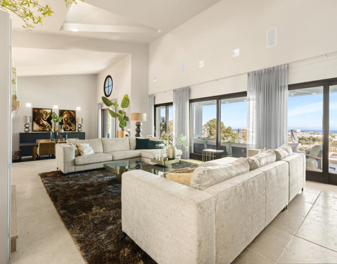 Villa en venta en El Herrojo, Benahavis