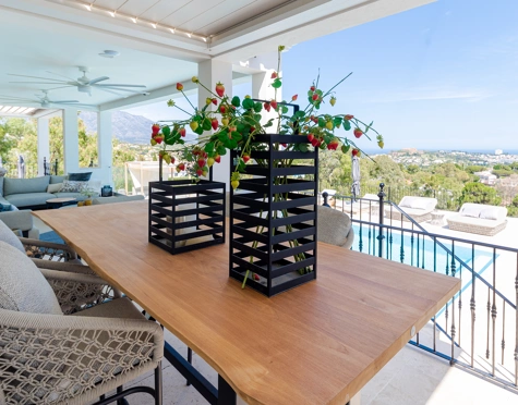 Villa en venta en El Herrojo, Benahavis