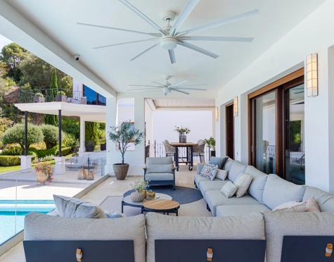 Villa en venta en El Herrojo, Benahavis