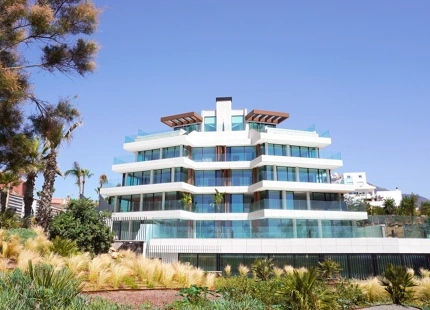 LUXURY 2-BEDROOM APARTMENT FOR SALE IN ESTEPONA