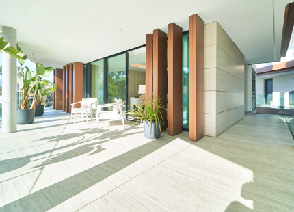 LUXURY 2-BEDROOM APARTMENT FOR SALE IN ESTEPONA
