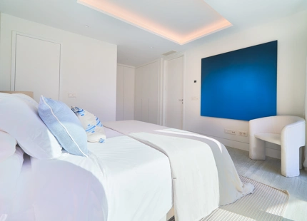 LUXURY 2-BEDROOM APARTMENT FOR SALE IN ESTEPONA