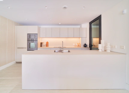 LUXURY 2-BEDROOM APARTMENT FOR SALE IN ESTEPONA