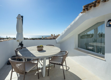 ÁTICO DUPLEX DE LUJO EN VENTA CON VISTAS IMPRESIONANTES EN NAGÜELES