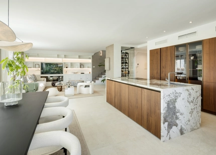 ÁTICO DUPLEX DE LUJO EN VENTA CON VISTAS IMPRESIONANTES EN NAGÜELES