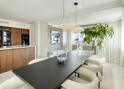 ÁTICO DUPLEX DE LUJO EN VENTA CON VISTAS IMPRESIONANTES EN NAGÜELES