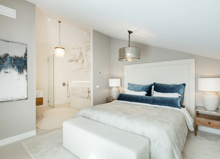 ÁTICO DUPLEX DE LUJO EN VENTA CON VISTAS IMPRESIONANTES EN NAGÜELES