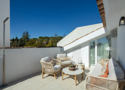 ÁTICO DUPLEX DE LUJO EN VENTA CON VISTAS IMPRESIONANTES EN NAGÜELES