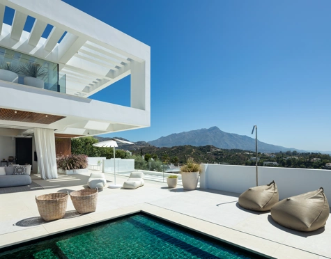 Villa for sale in La Quinta, Benahavis