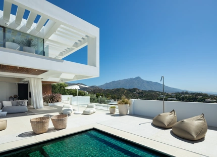 LUXURY VILLA FOR SALE IN LA QUINTA WITH STUNNING VIEWS