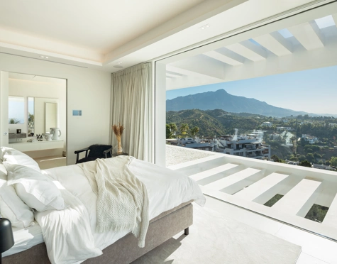 Villa for sale in La Quinta, Benahavis