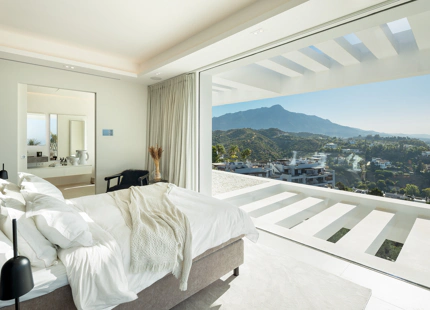 LUXURY VILLA FOR SALE IN LA QUINTA WITH STUNNING VIEWS