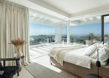 LUXURY VILLA FOR SALE IN LA QUINTA WITH STUNNING VIEWS
