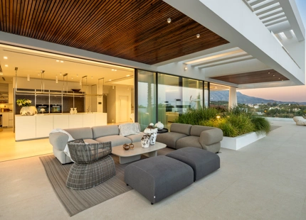 LUXURY VILLA FOR SALE IN LA QUINTA WITH STUNNING VIEWS