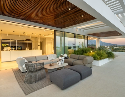 Villa for sale in La Quinta, Benahavis