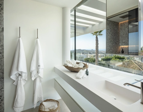 Villa for sale in La Quinta, Benahavis