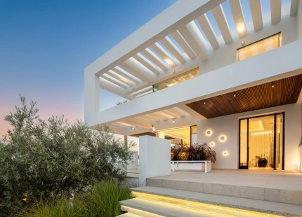 LUXURY VILLA FOR SALE IN LA QUINTA WITH STUNNING VIEWS