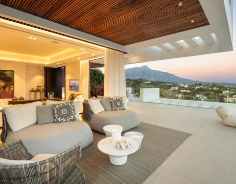 Villa for sale in La Quinta, Benahavis
