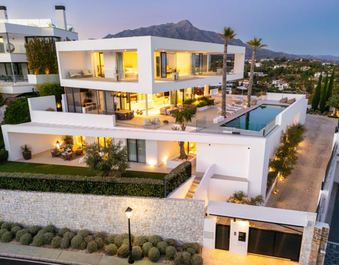 Villa for sale in La Quinta, Benahavis