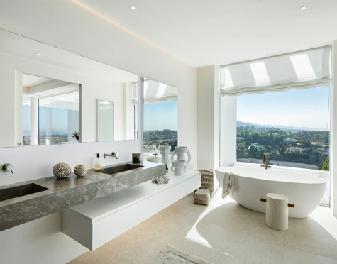 Villa for sale in La Quinta, Benahavis