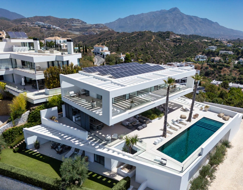 Villa for sale in La Quinta, Benahavis