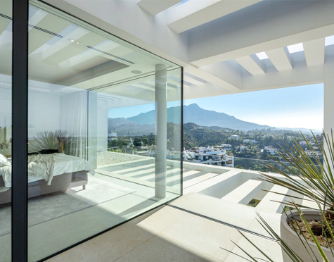 Villa for sale in La Quinta, Benahavis