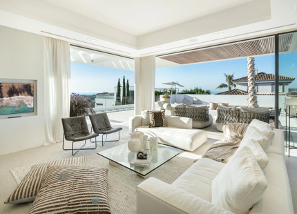LUXURY VILLA FOR SALE IN LA QUINTA WITH STUNNING VIEWS