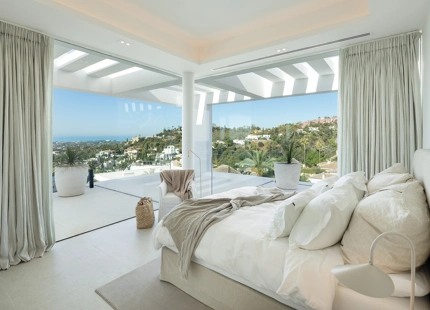 LUXURY VILLA FOR SALE IN LA QUINTA WITH STUNNING VIEWS