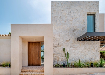 EXQUISITE 4-BEDROOM VILLA IN PARAISO ALTO FOR SALE