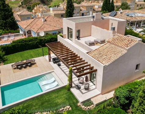 Villa for sale in Paraiso Alto, Benahavis