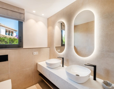 Villa for sale in Paraiso Alto, Benahavis