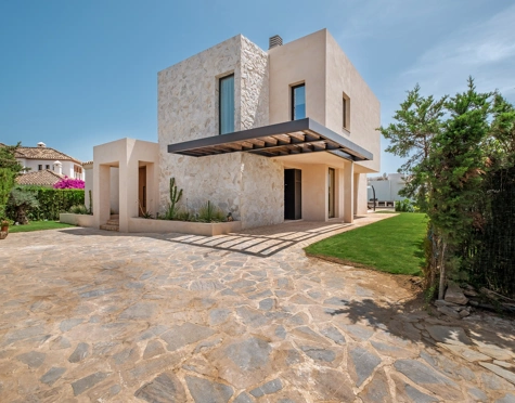 Villa for sale in Paraiso Alto, Benahavis