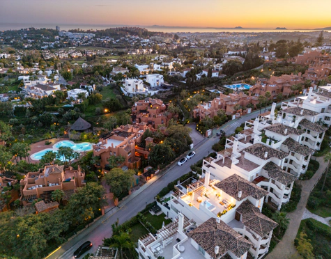 Duplex Penthouse for sale in Les Belvederes, Nueva Andalucia